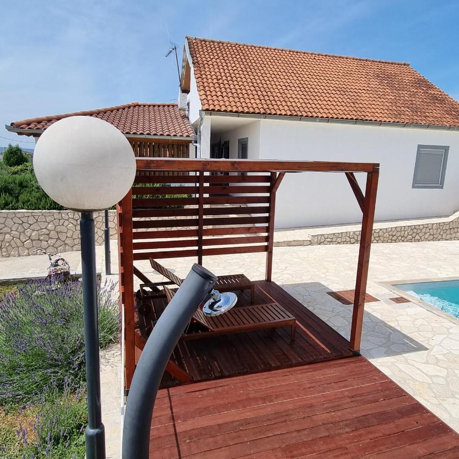 Holiday House Da & Do Pakostane Exterior photo